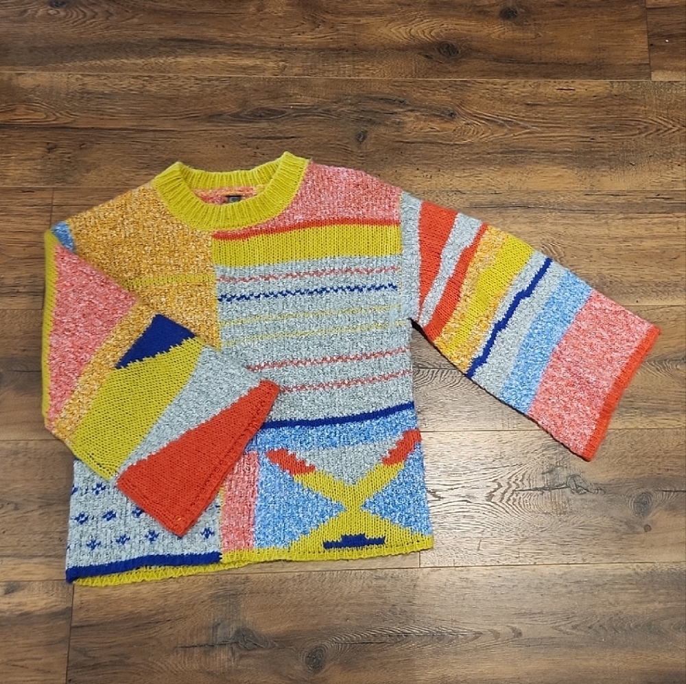 Colorful Aratta Knit Sweater with Vibrant Patterns